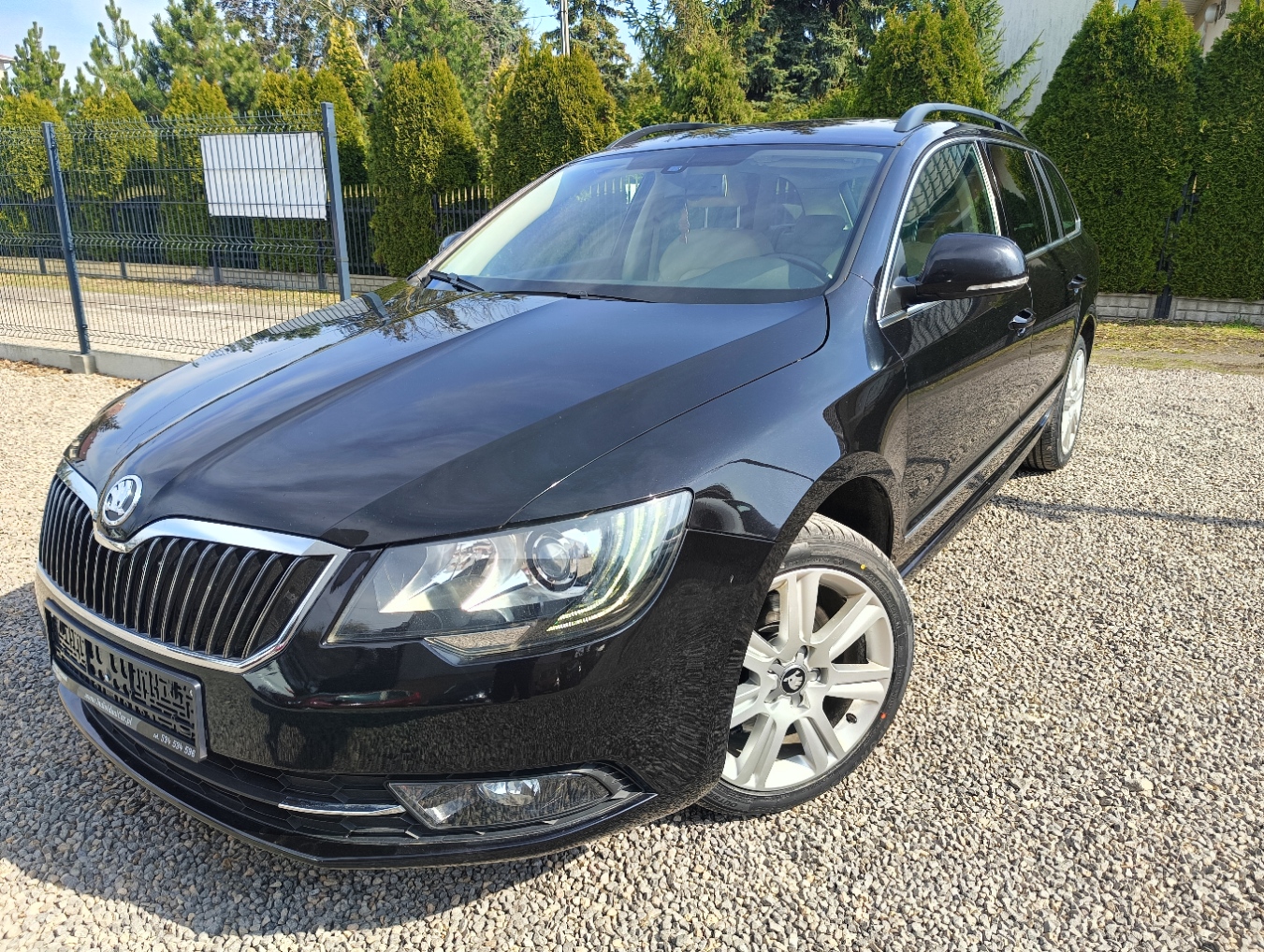 SKODA SUPERB 2015 r. 42,990 zł.